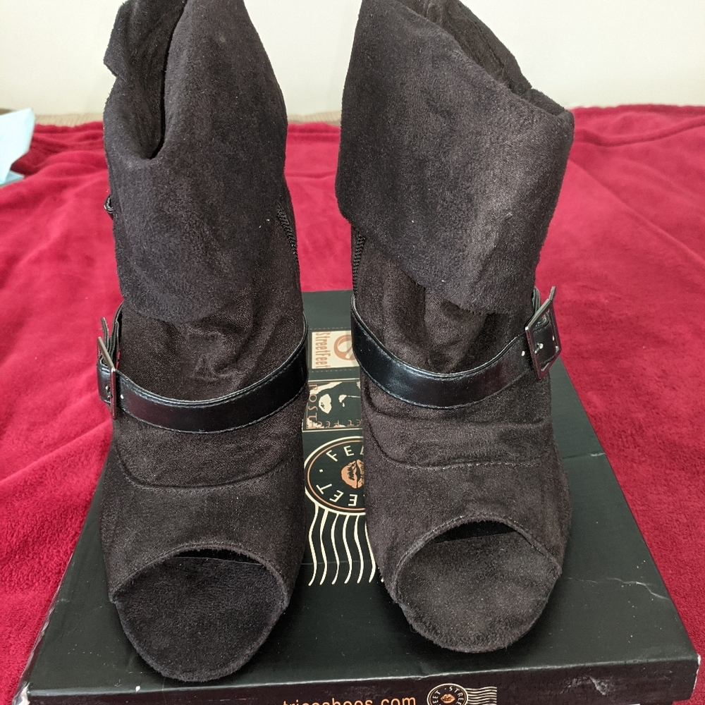 Woman boots by Trico Shoes